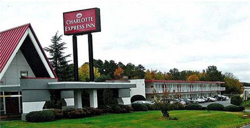 Charlotte Express Inn מראה חיצוני תמונה