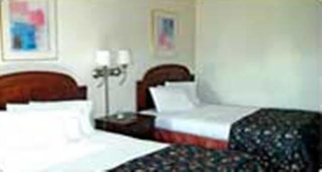 Charlotte Express Inn מראה חיצוני תמונה