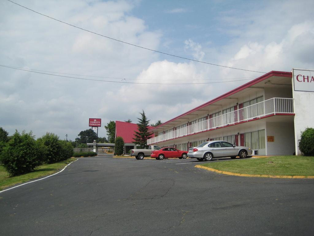 Charlotte Express Inn מראה חיצוני תמונה
